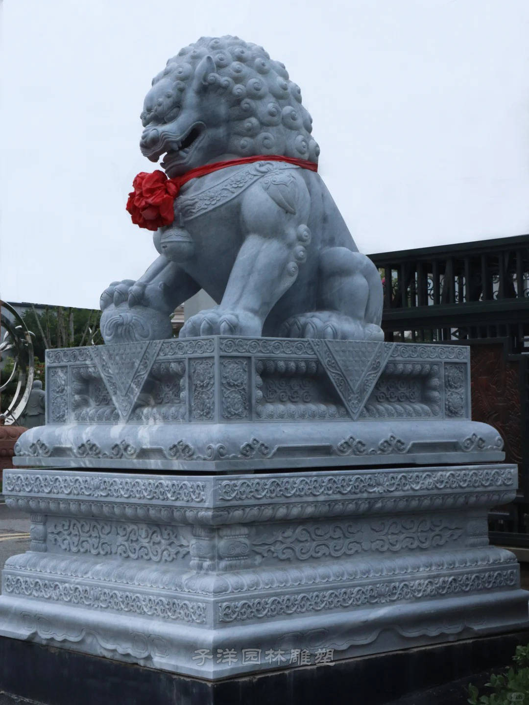 公司酒店门口石狮子:招财纳福的吉祥物