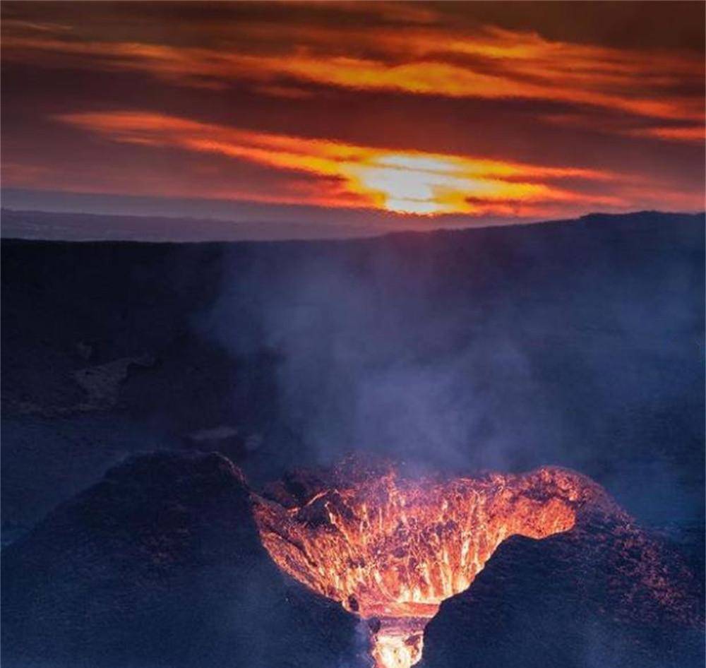 撒玛拉斯火山图片