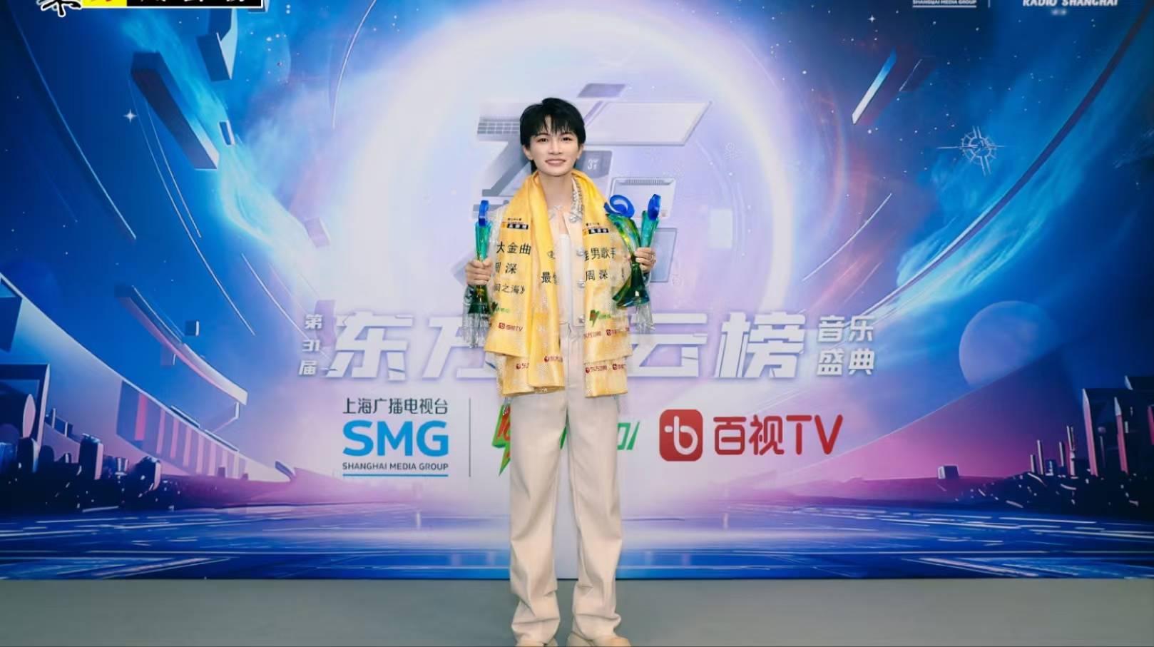 出道十年,周深的星途并非一帆风顺,参加《中国好声音》被队内pk淘汰