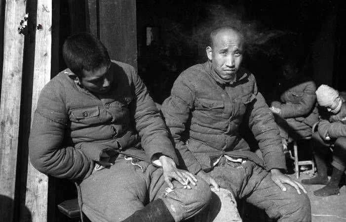 【缴获的旗帜】除了不允许做俘虏外,《战阵训》里还要求日军必须作战
