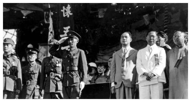 国民政府迁都武汉始末:蒋介石,鲍罗廷"连环计",谁更胜一筹?