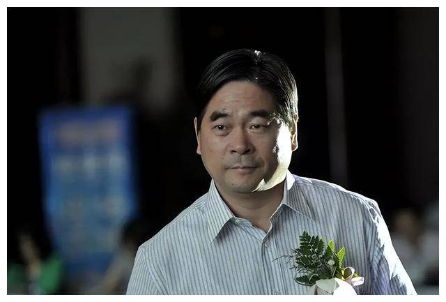 王振华的"双面人生":员工买房一律九折,二十年前就有婚外情