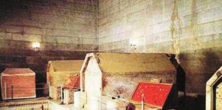 乾隆地宫里躺了五个女人,其中一具尸体面带微笑百年不腐