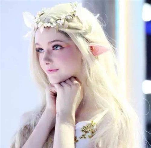 当莎瓦娜出场后,其精美绝伦的造型,让现场观众都为