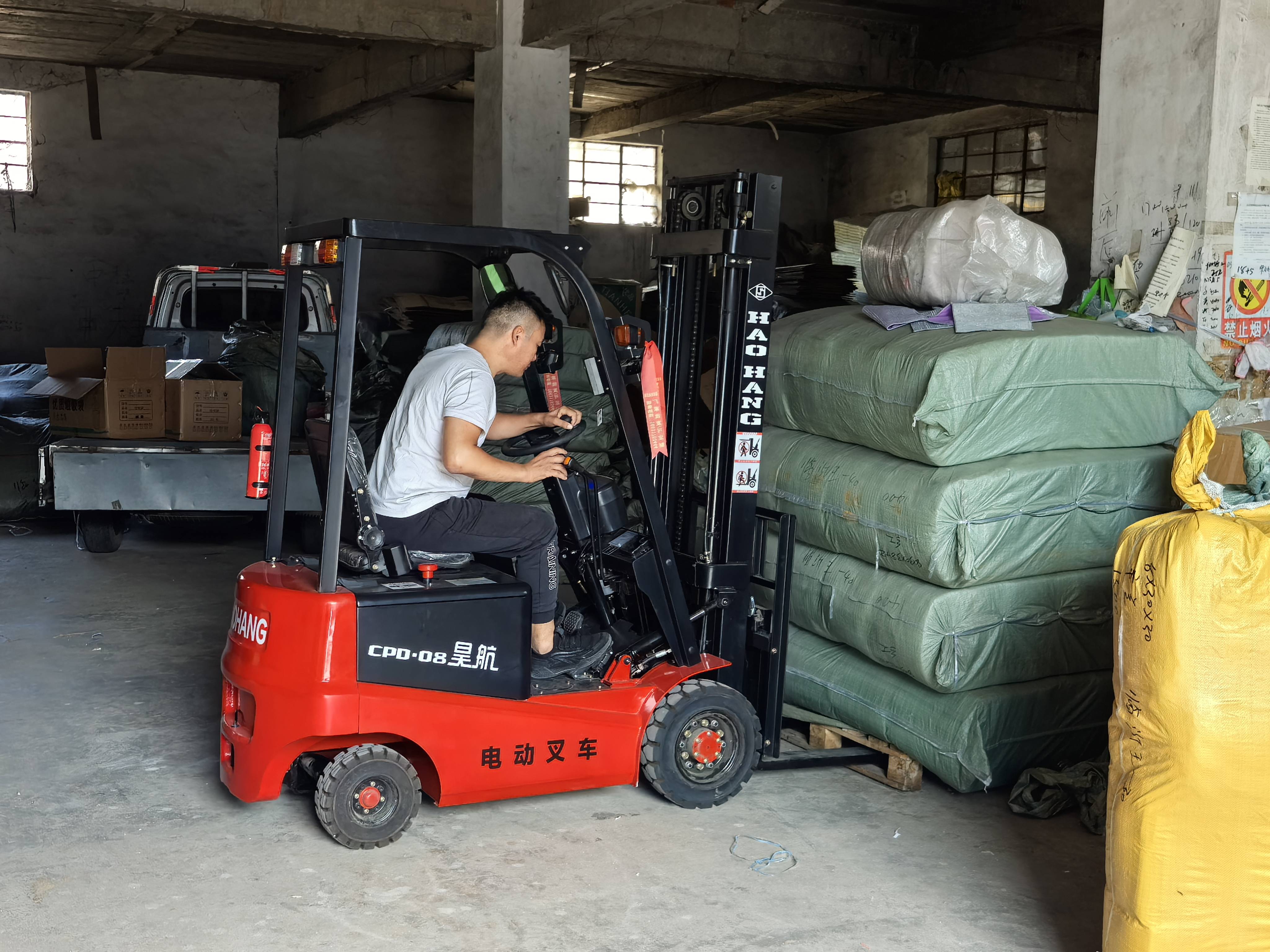 昊航0.8吨微型电动叉车价格以及图片