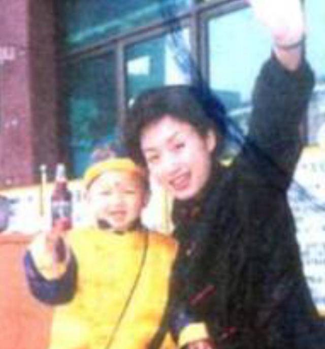 央视主持沈旭华,推错门意外身亡,丈夫起诉获赔38万