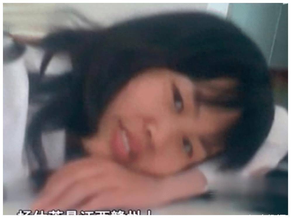 民警还是让杨仕英的姐姐来辨认了,死亡的女子确实是她的妹妹杨仕英.