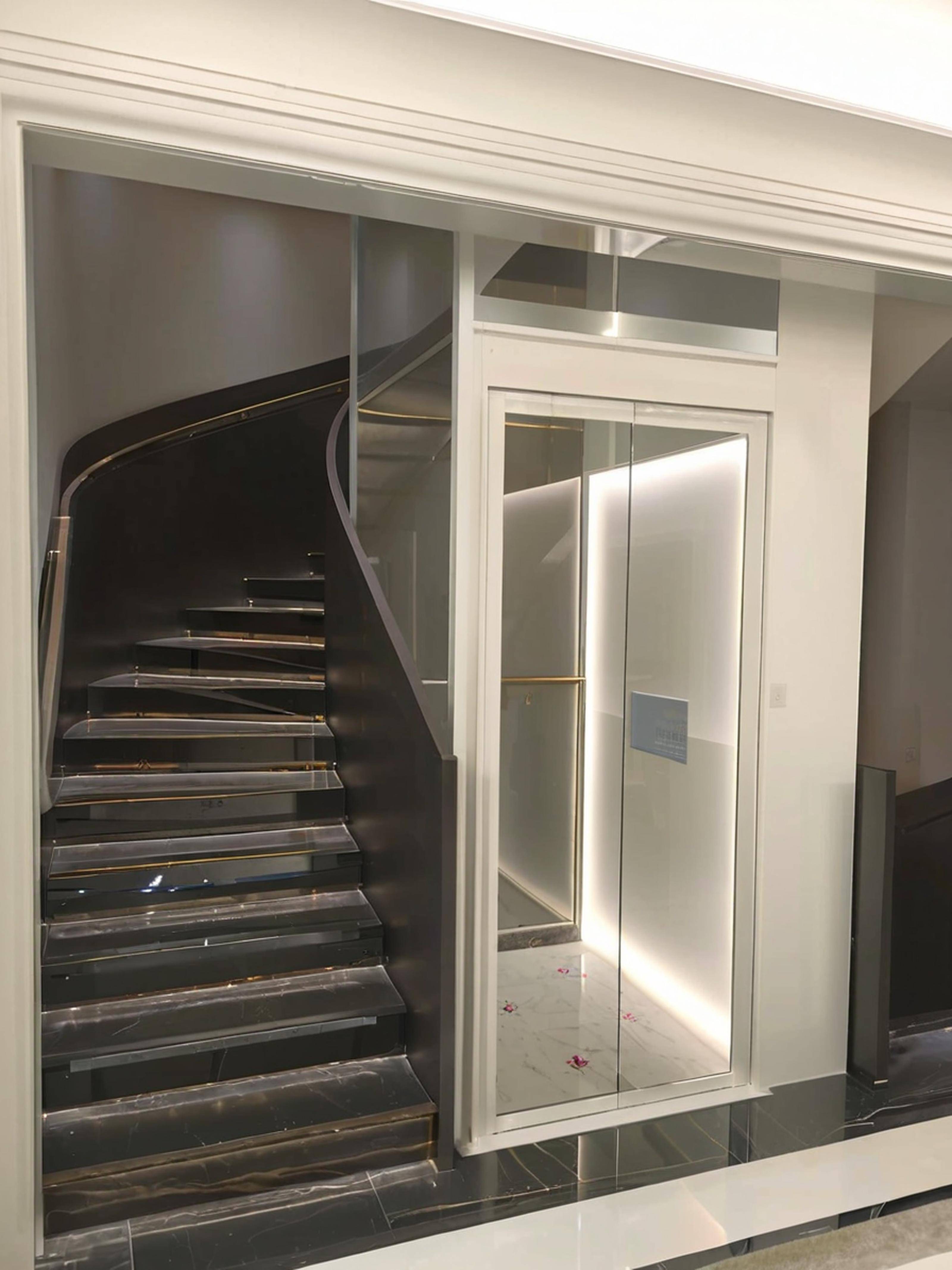 电梯轿厢门的"千门百态":揭秘不同种类的轿厢门设计