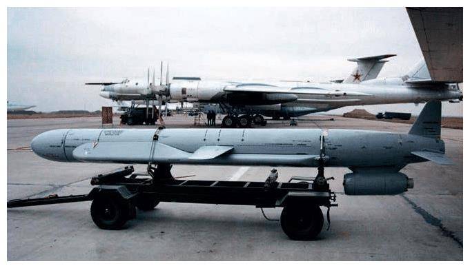 俄罗斯战略轰炸机部队的荣光与现状_空射巡航导弹_发动机_螺旋桨