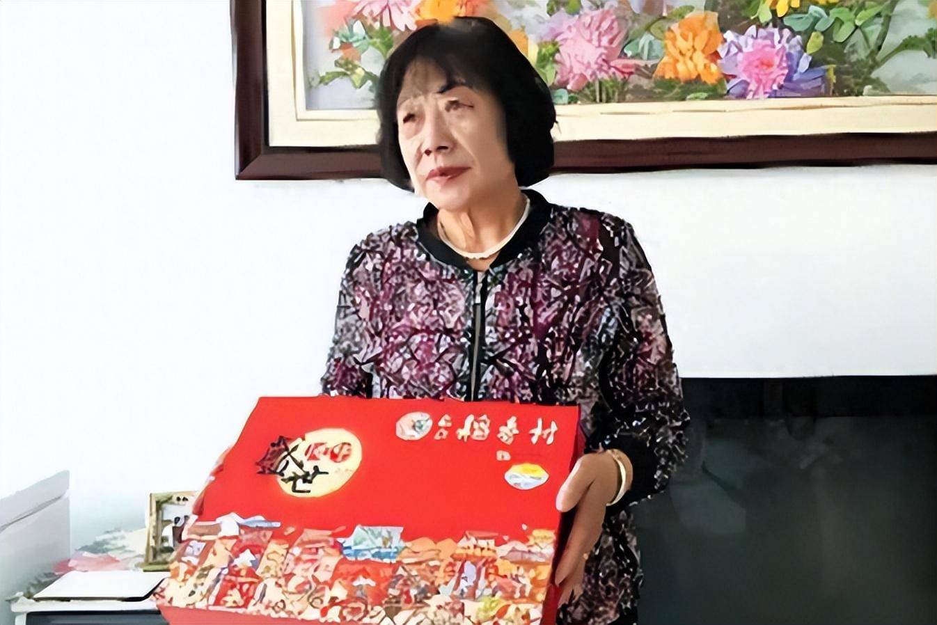 1981年，老师买20元棉鞋，26年后学生送套新房，背后的感人故事