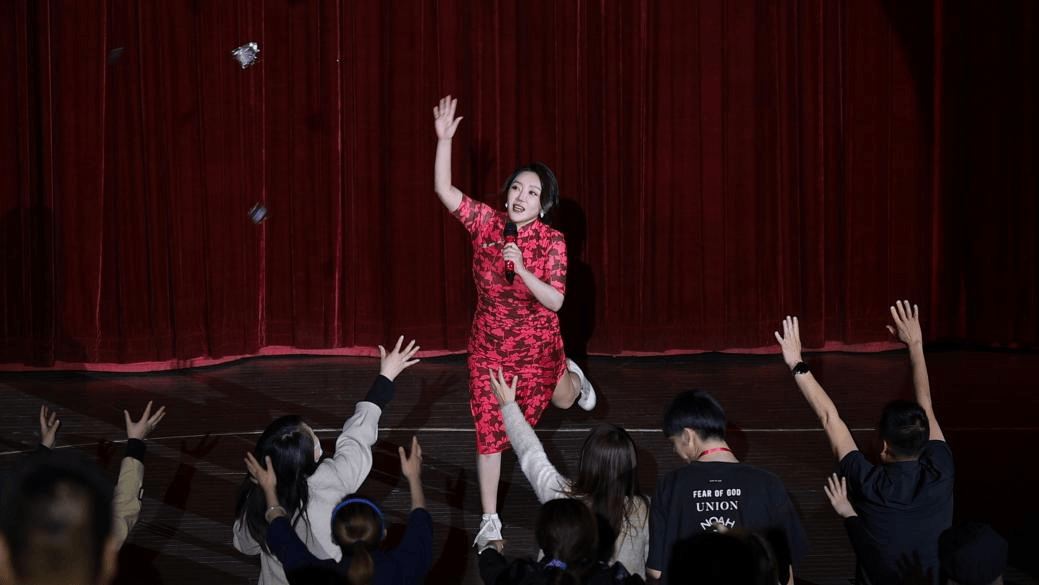 用幽默点亮生活,李波脱口秀在北京、上海、合肥等地备受喜爱_喜剧_沈阳_全国