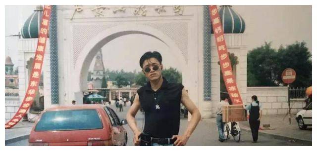 28年前,北大保安高考第一人张俊成,如今成职校校长_工作_曹燕_英语