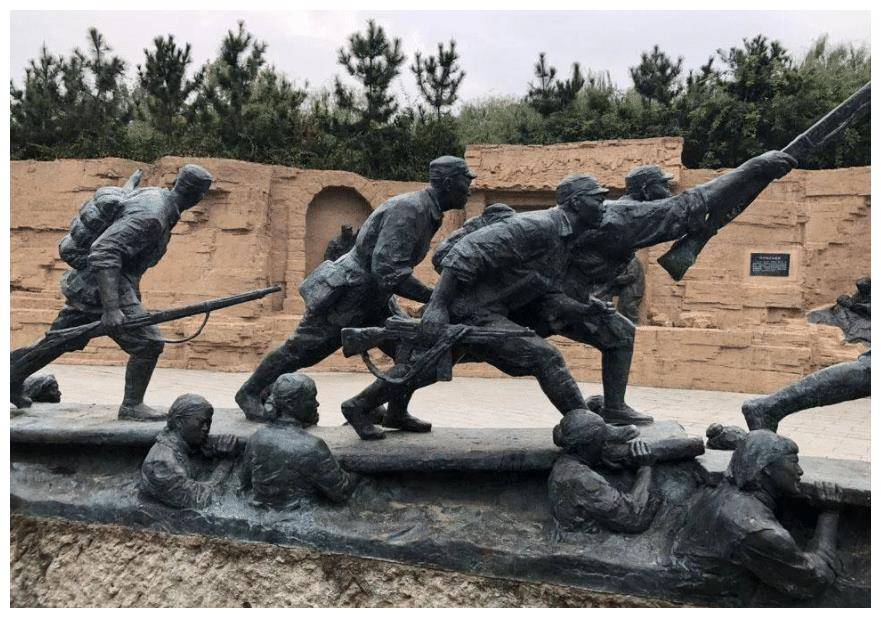 孟良崮战役部队无桥渡河,32名妇女用身体架桥,落下终身残疾