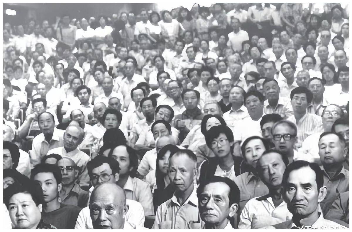 老蒋败退台湾后,几十万溃兵要结婚,老蒋一句话令人不解_蒋介石_士兵