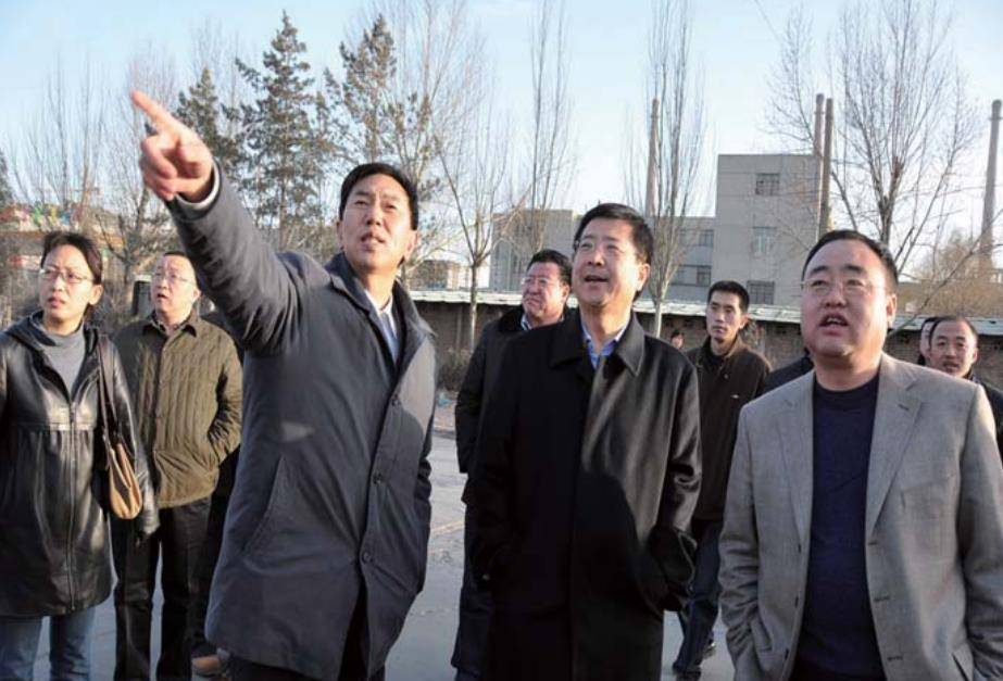 "疯子市长"耿彦波:上任时被市民骂,离任时上千市民请愿不让走_大同市