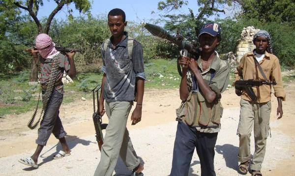 索马里海盗丢尽脸的抢劫:挟持货船两年没人赎,还得供养22名人质