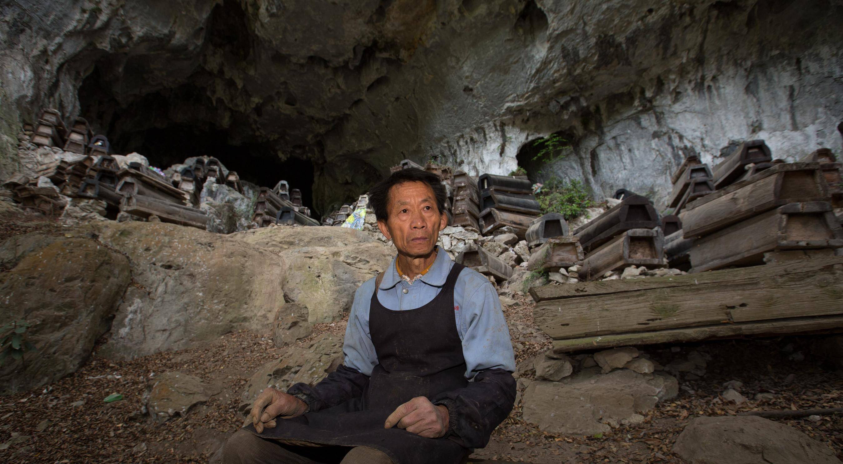 夜晚搬砖图片图片