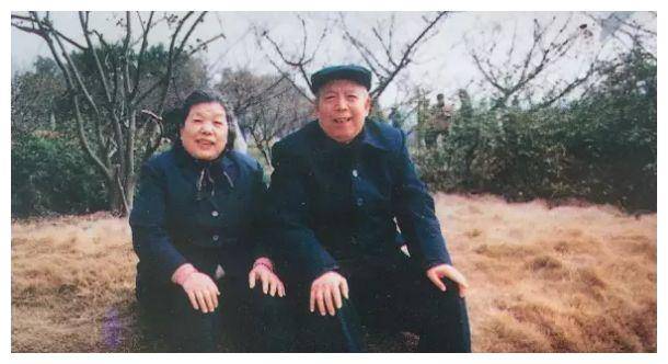 开国少将熊应堂公务繁忙无暇教育两个儿子,母亲又宠爱骄纵,这使得他们