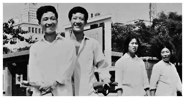 他们上前言语调戏杨秋华,夫妇俩义正言辞呵斥,四个小流氓仗着上面有人