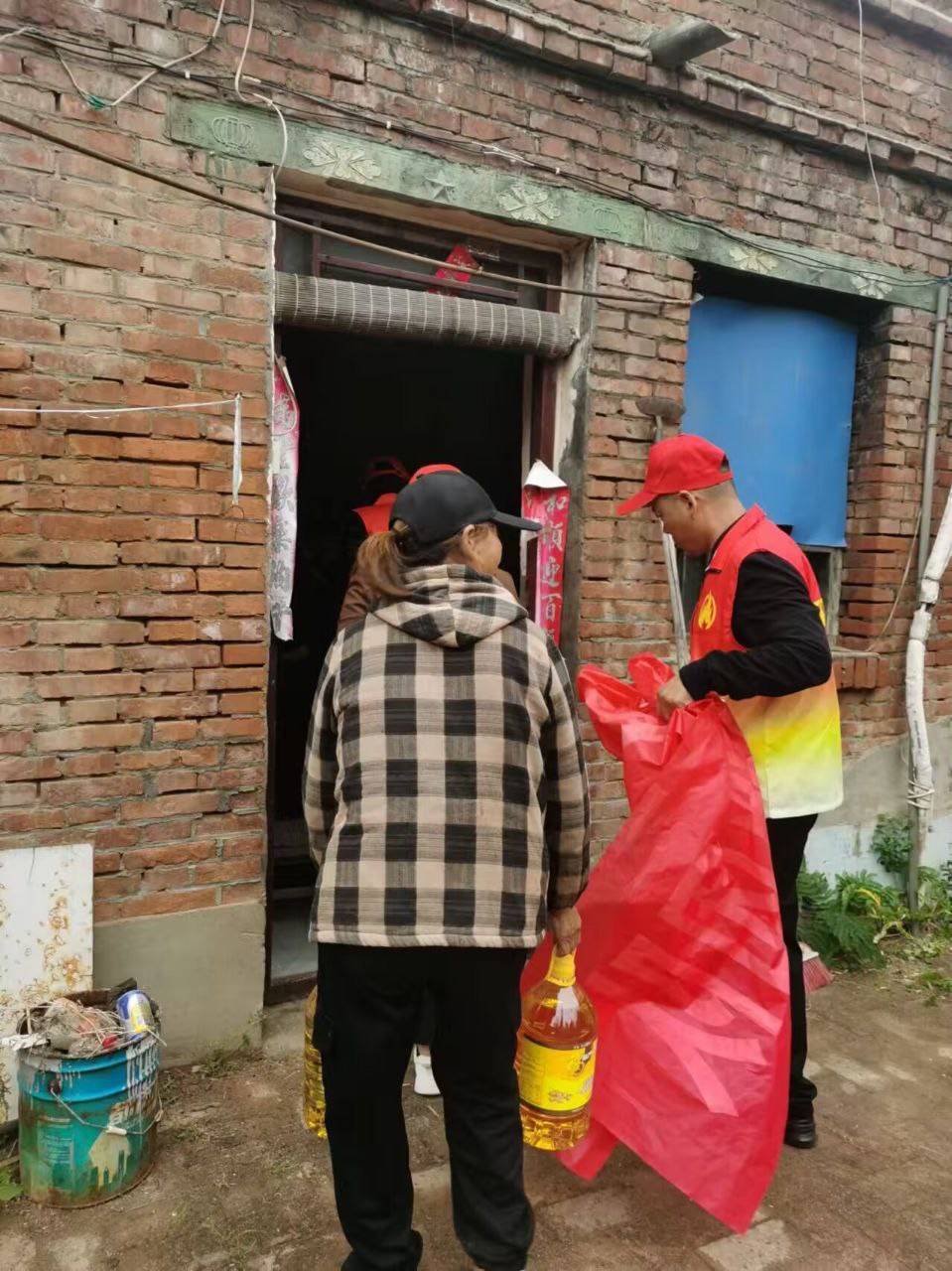 爱心的力量:华益隆联盟河南濮阳团队的献爱心活动感悟