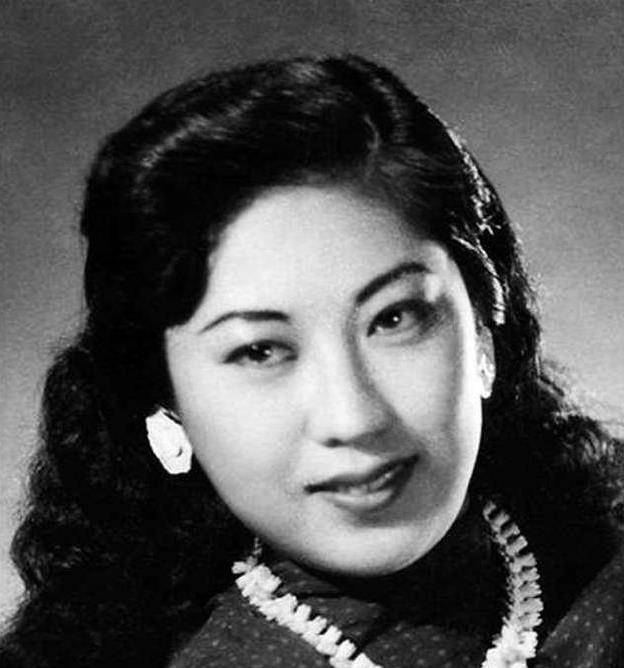 有的是金童玉女,恩恩爱爱,如陆毅和鲍蕾.但也有的总令人感觉