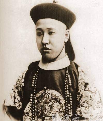溥仪当上伪满洲国皇帝,他父亲载沣说了八个字,字字诛心