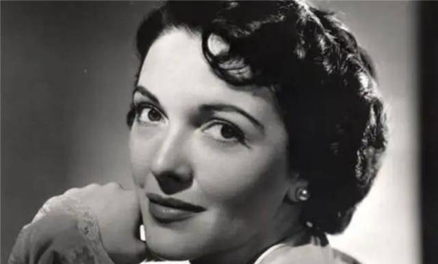 里根夫人南希:从不知名小演员到第一夫人,总统宠了她52年