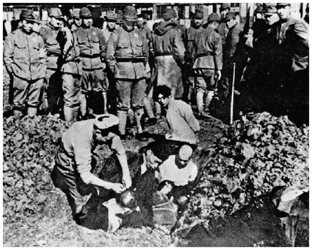 老照片显露侵华日军的暴行:图二对百姓下手,图九令人心痛