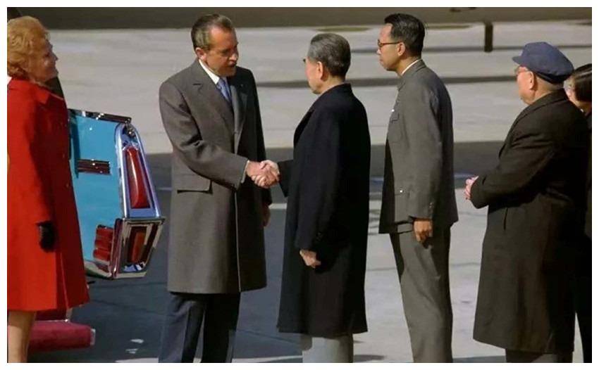 越南王牌飞行员乔清陆,在越南很受重视,为何携9人驾机投诚中国