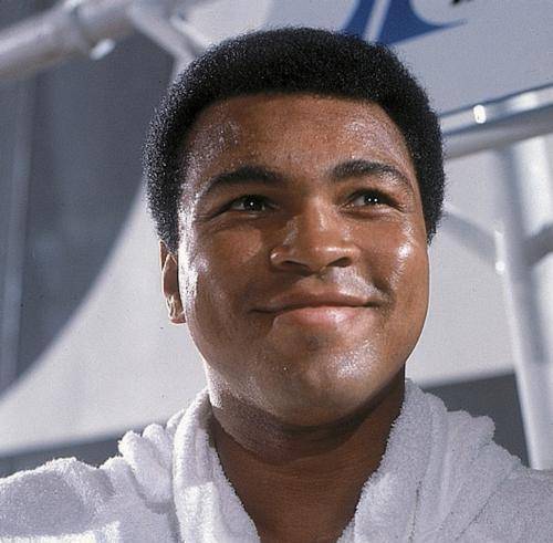 李小龙既然那么厉害,那为何不和同时代的世界拳王阿里大战?