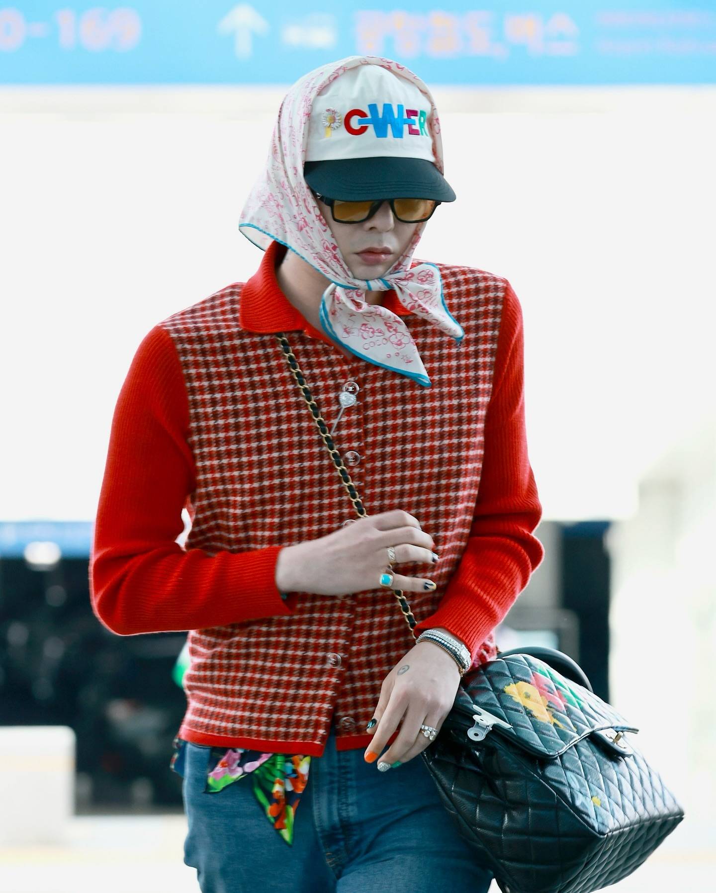 全身行头或超百亿韩元?权志龙的造型还是太超前了