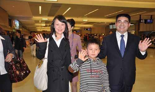 陈光标儿子其实陈光标做慈善,是得到妻子大力支持的.
