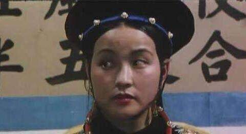 住身体的欲望,与一名官宦安德海走得很近,安德海和战国时期的缪毒一样