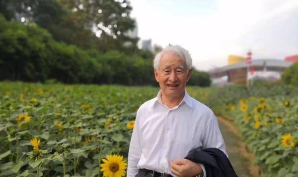 "褚橙"品牌创始人季克良,茅台酒厂的工程师,玉溪卷烟厂的恩人