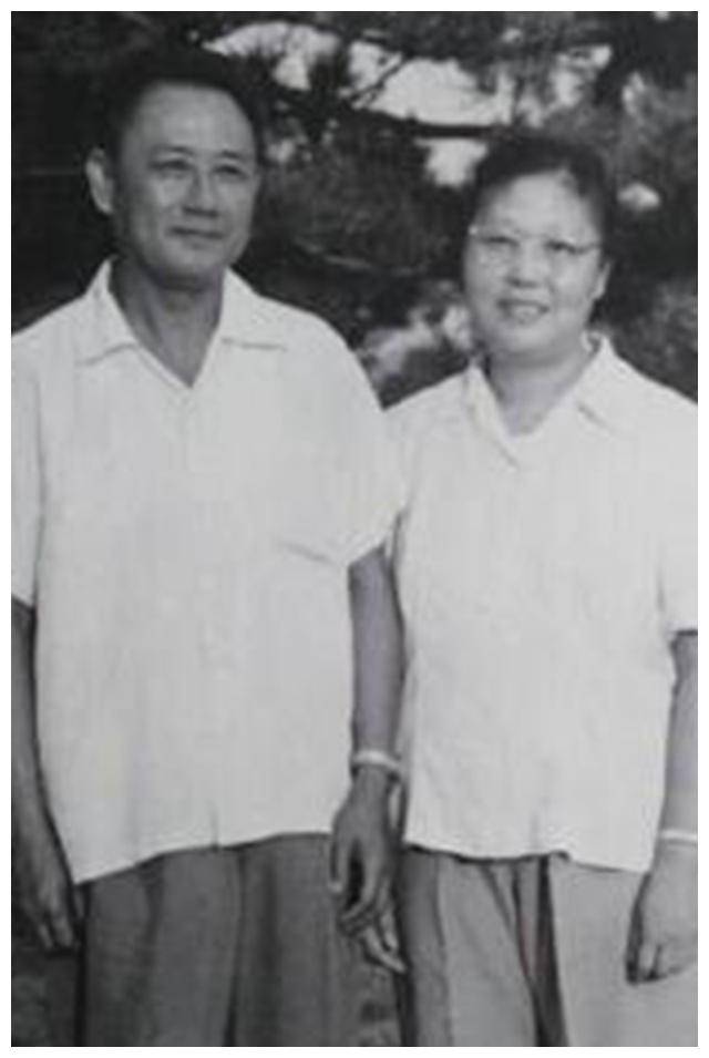 她是井冈山的女红军,丈夫曾担任省委书记,儿子是保利集团董事长
