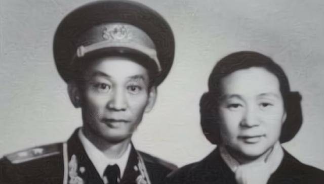 中将和部队分散,"盗"马率部突围,安全返队后提出:和妻子分手_吴先恩