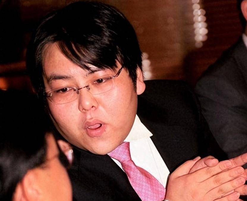 回顾山西败家子李兆会:花5000万迎娶女星,37岁喜提2100万通缉令