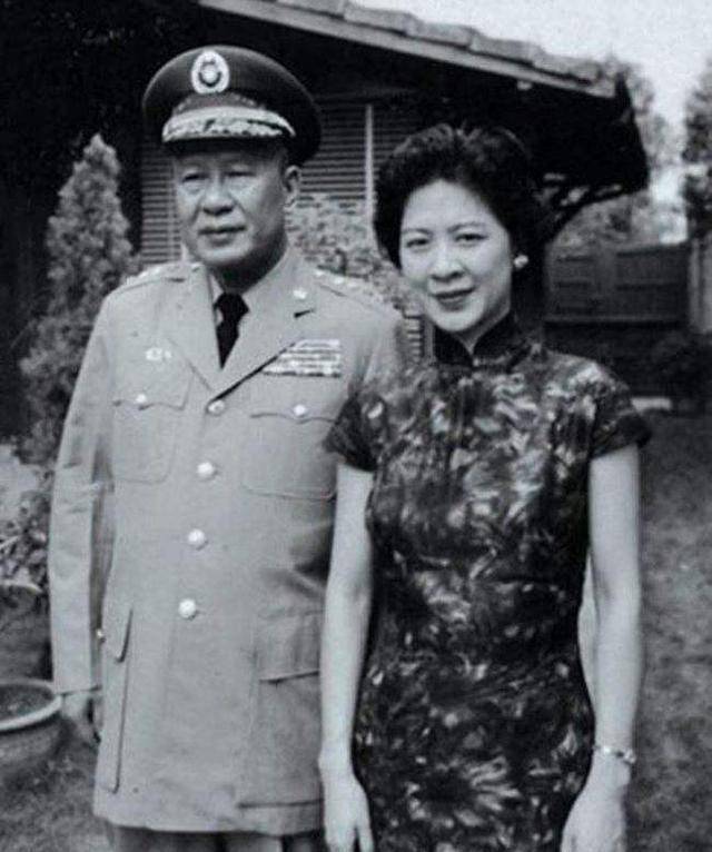 马佩璋婚后生2女,丈夫带回私生子时,她的做法让丈夫无话可说