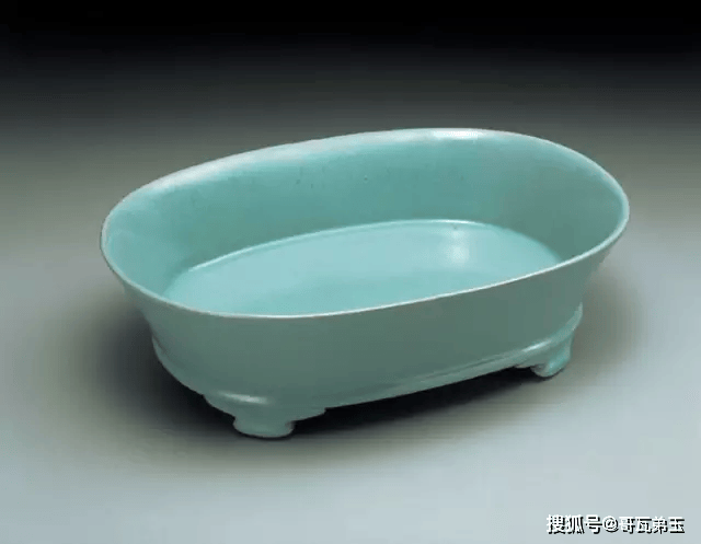 宋の汝窯出土の「崇寧二年清涼寺製」蓮葉洗陶 宋代筆記