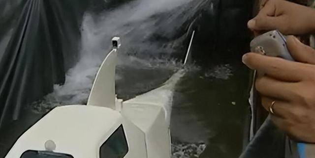 回顾一高中毕业的农民,自制鲨鱼潜艇时速达160公里,怎么做到的