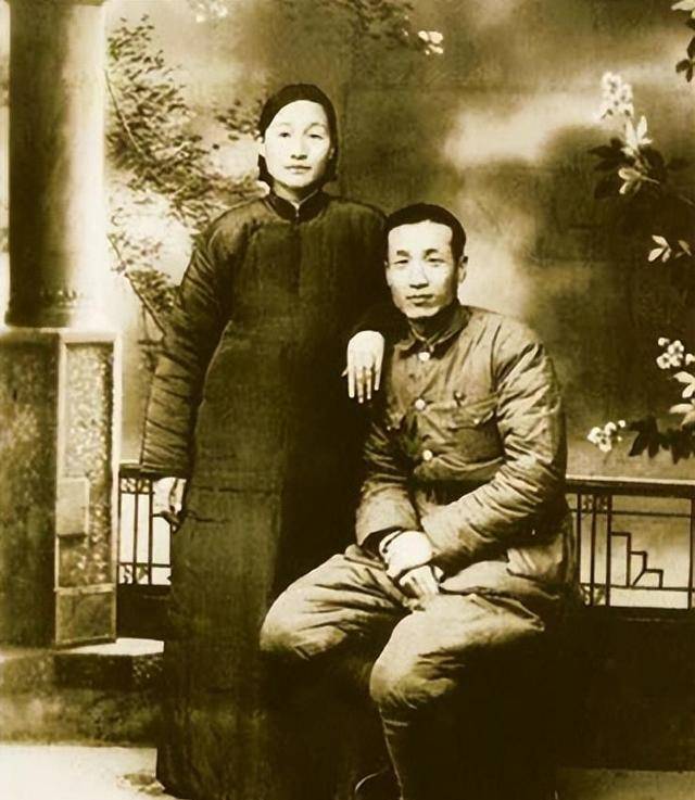 八宝山公墓中,受祭拜最多的是谁?81号墓安葬着谁?无名墓碑是谁