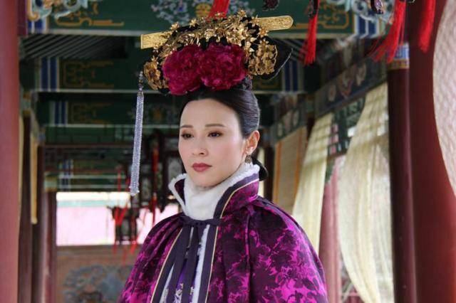 她是晴川的历史原型,康熙最厌恶的儿媳,雍正甚至将她挫骨扬灰