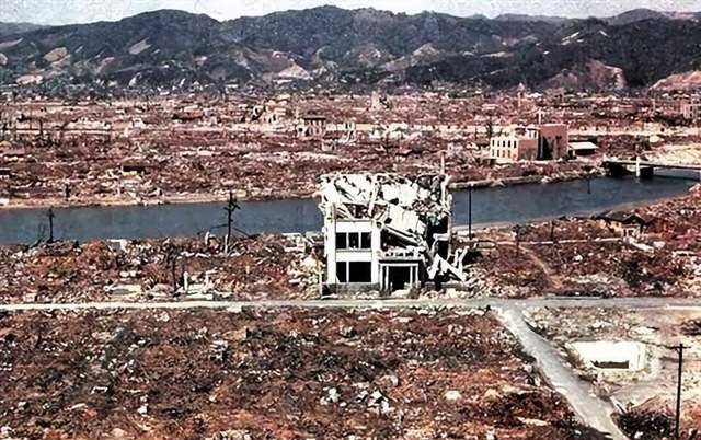 1945年美国在长崎投下两颗原子弹,只爆炸了一颗,另一颗去哪了?