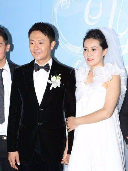 艺人印小天被五假美女骗婚损失千万,还失去了儿子_赵颖燕_哈琳娜_父亲