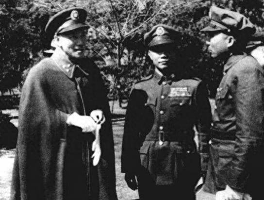 44年张德能率四万国军过湘江,淹死五千,蒋介石:有失戎机,枪决