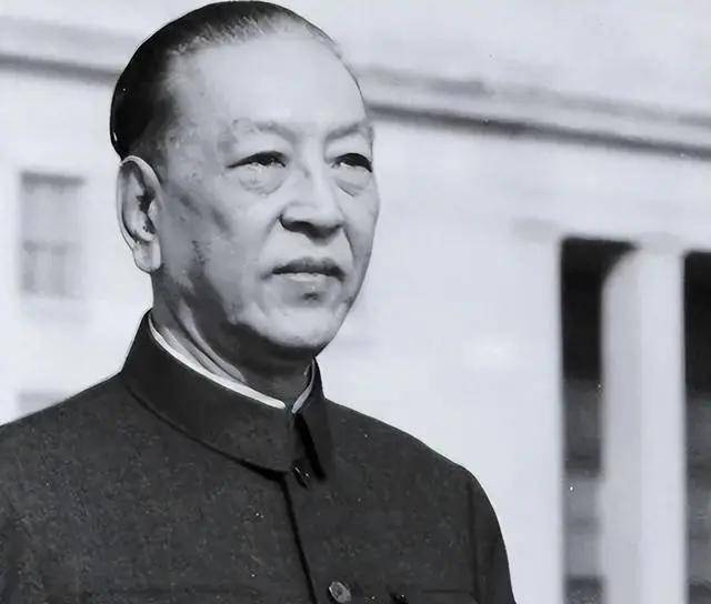 解放战争,耿飚明明比许世友低一级,为何说:若授衔,我定比你高_将军_工作_军衔