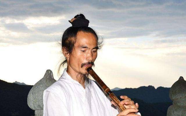 所以他们吃的没有和尚好,而且道教会去研究武学,每天都要去练武,保持
