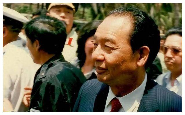 他是深圳首任市长,海南首任省长,曾2次被"罢官",却无怨无悔