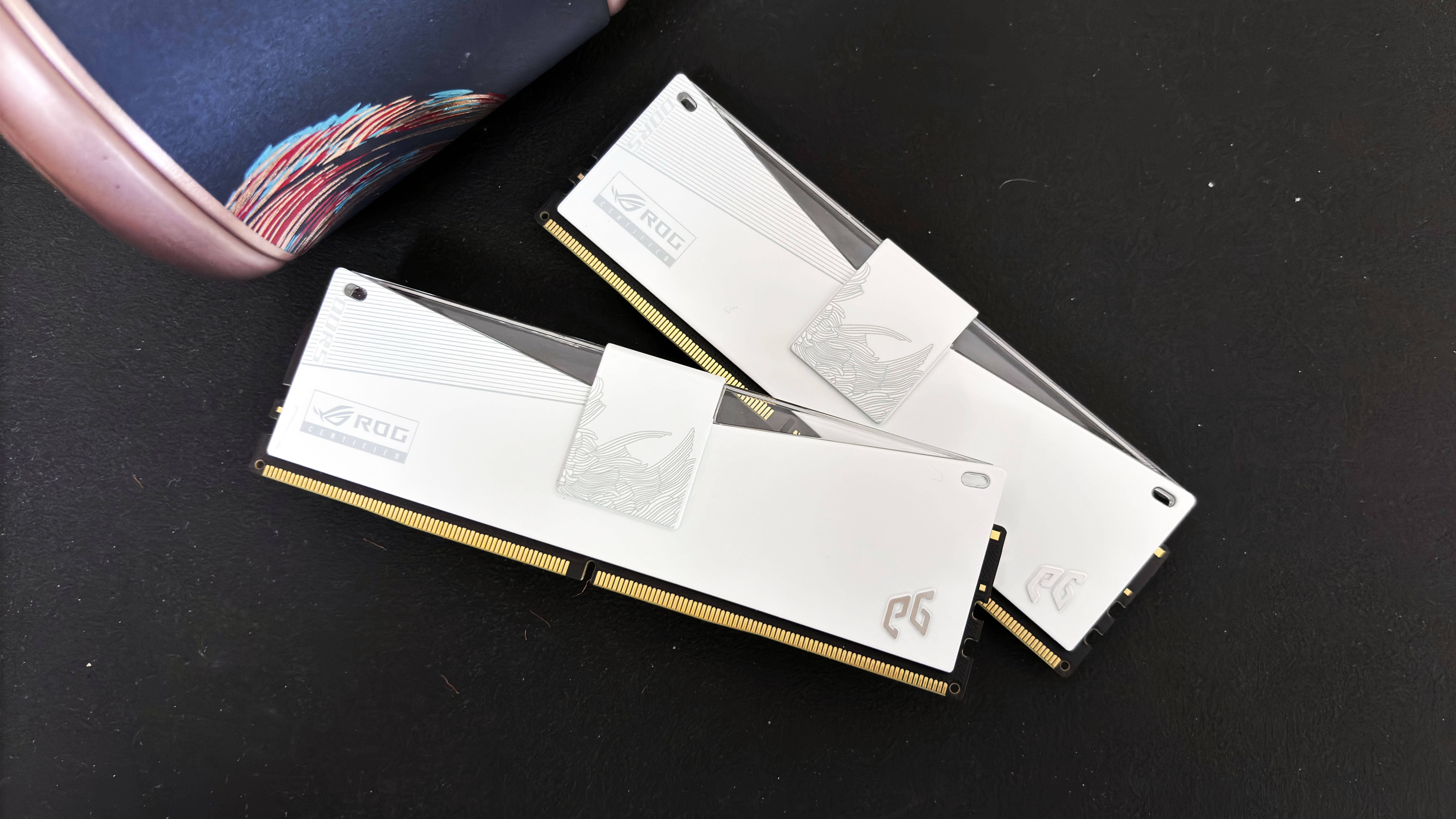 EG异极北极星金印V5 ROG联名DDR5内存条：性能界的“低调高手”，实测见 