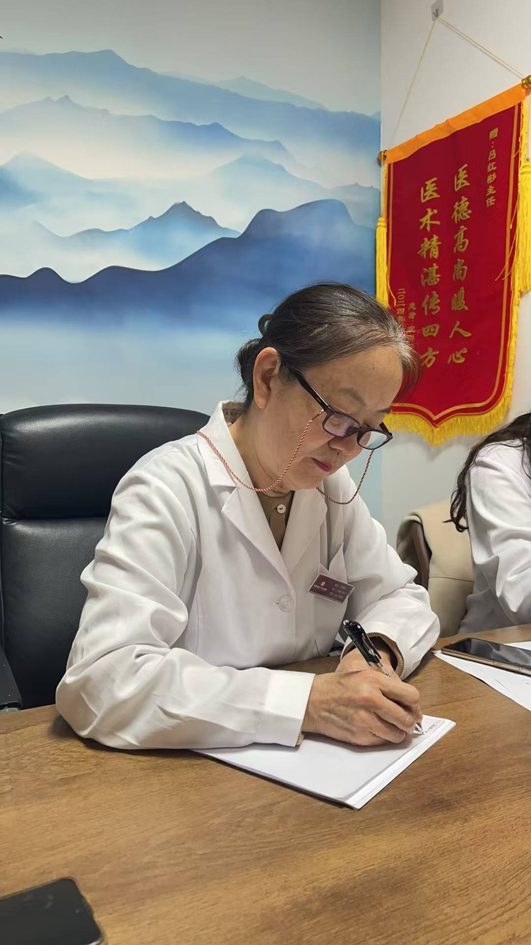 耳鸣医师疗法视频讲解(耳鸣医师疗法视频讲解大全)